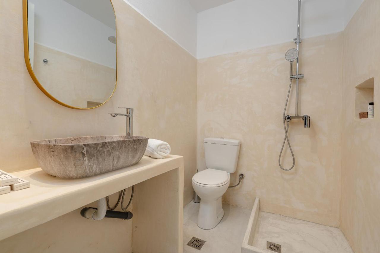 Celestial Seaview Apartments- Apollon Naxos City エクステリア 写真