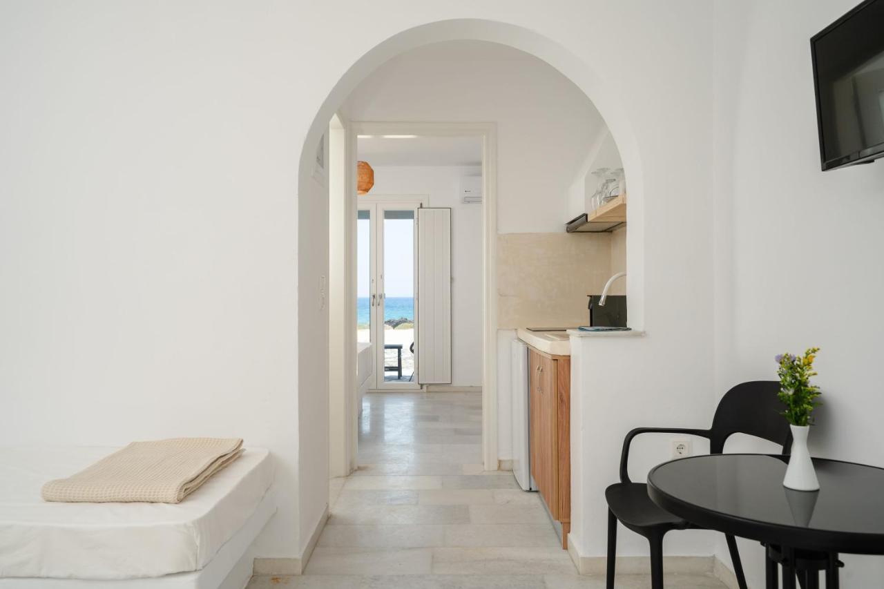 Celestial Seaview Apartments- Apollon Naxos City エクステリア 写真