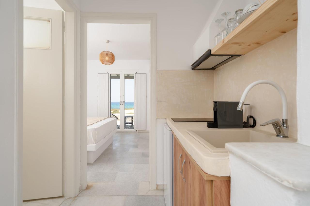 Celestial Seaview Apartments- Apollon Naxos City エクステリア 写真